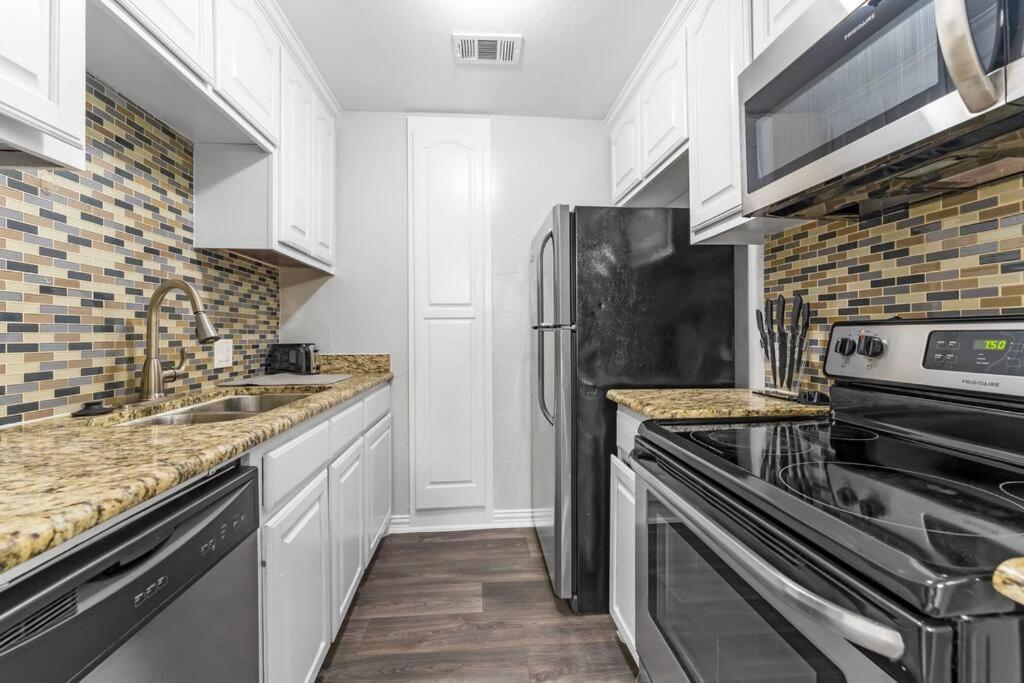 Family Friendly 2bdrm-walk To At&t/cowboys Stadium Apartment Arlington