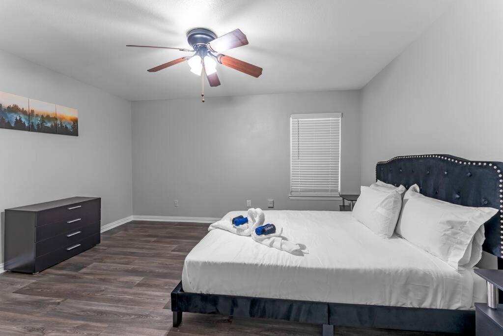 Apartment Family Friendly 2bdrm-walk To At&t/cowboys Stadium