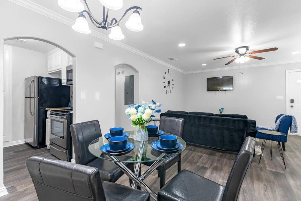 Apartment Family Friendly 2bdrm-walk To At&t/cowboys Stadium *