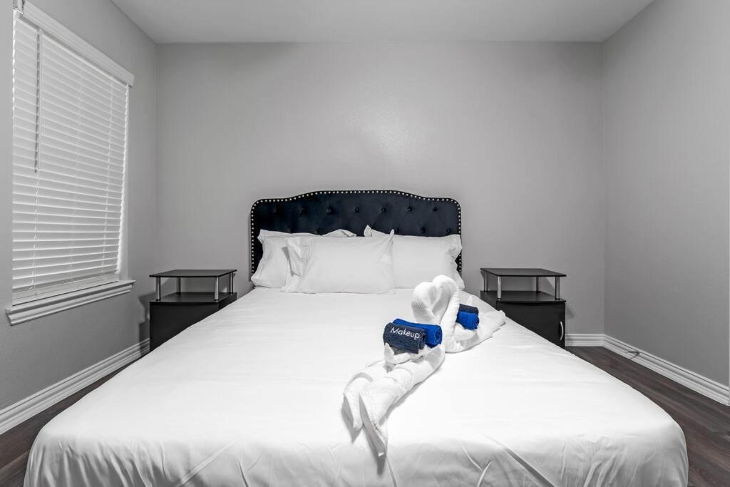 Family Friendly 2bdrm-walk To At&t/cowboys Stadium Apartment Arlington