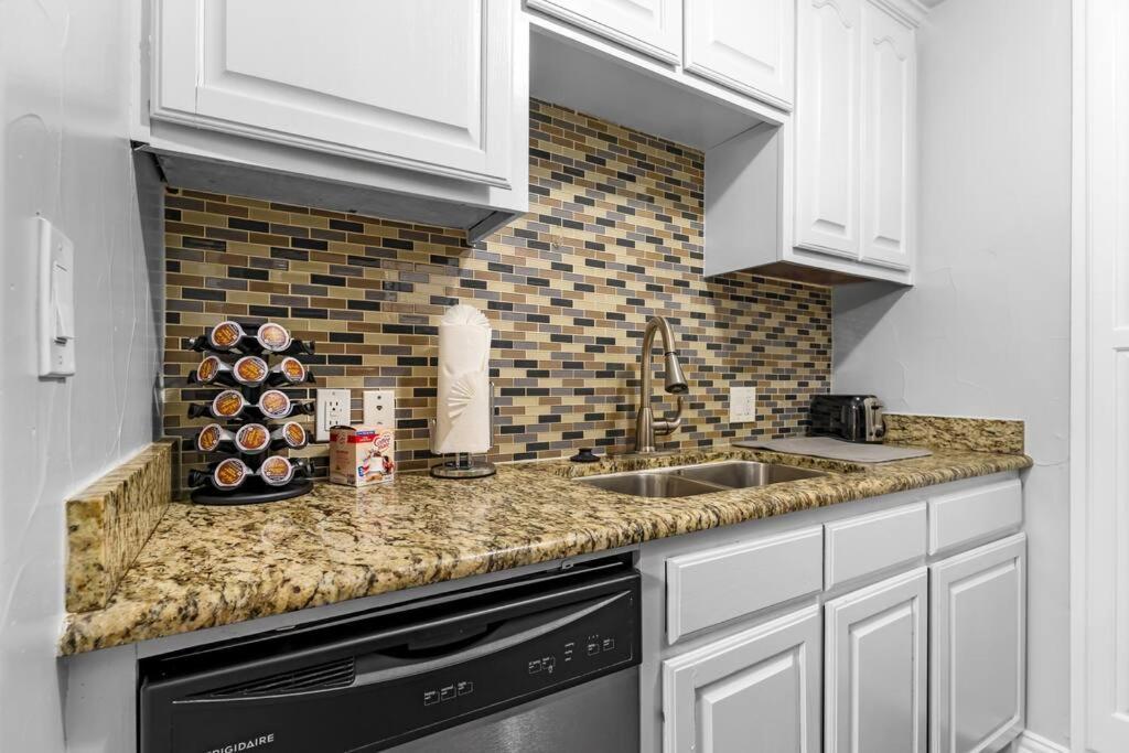 Family Friendly 2bdrm-walk To At&t/cowboys Stadium *