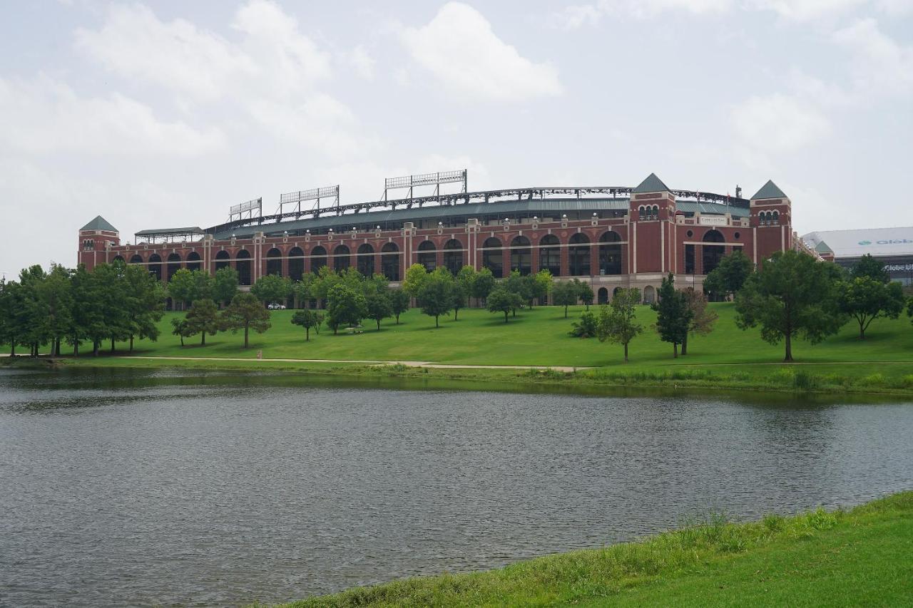 Family Friendly 2bdrm-walk To At&t/cowboys Stadium